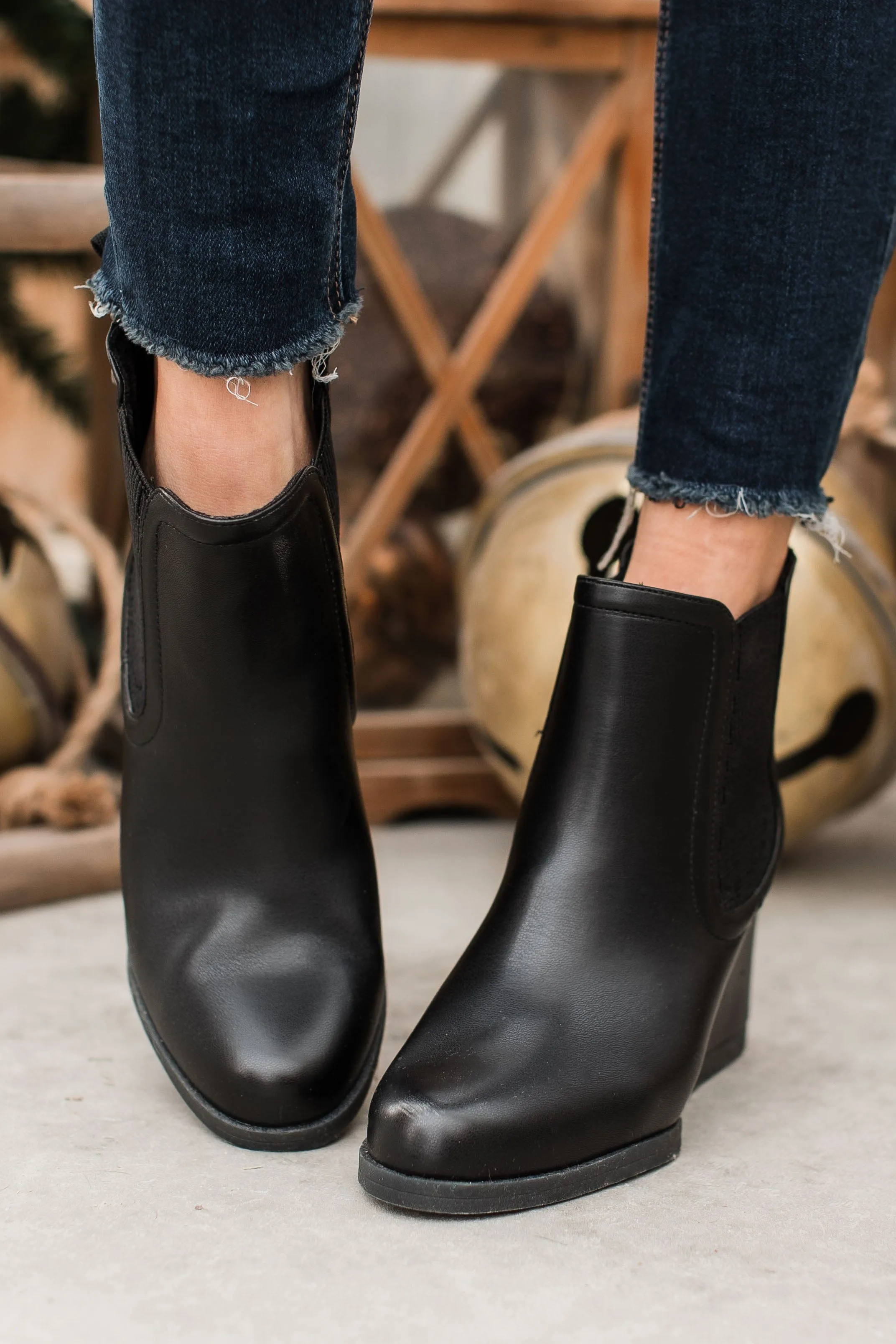 Blowfish Praline Wedge Booties- Black