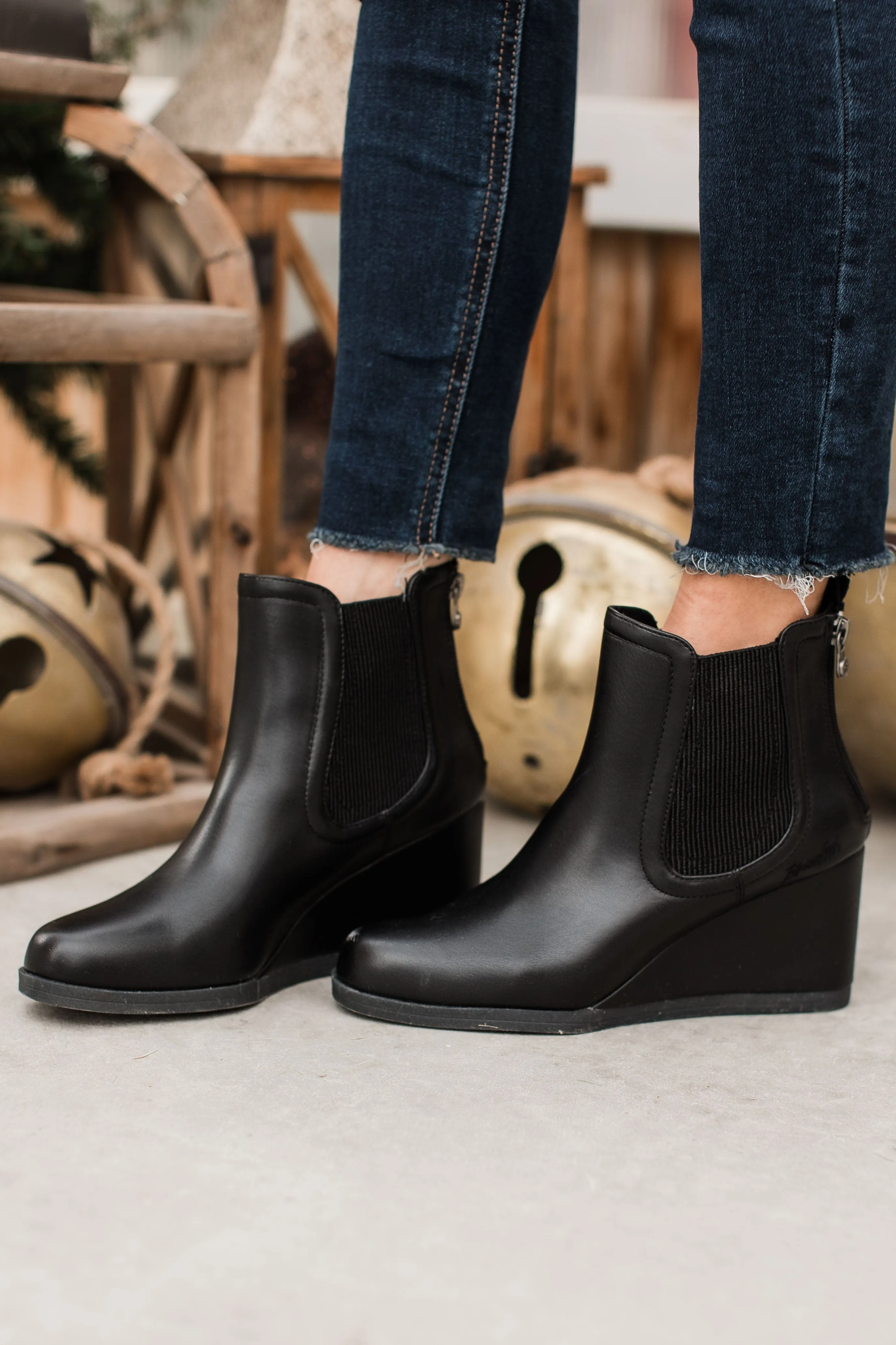 Blowfish Praline Wedge Booties- Black