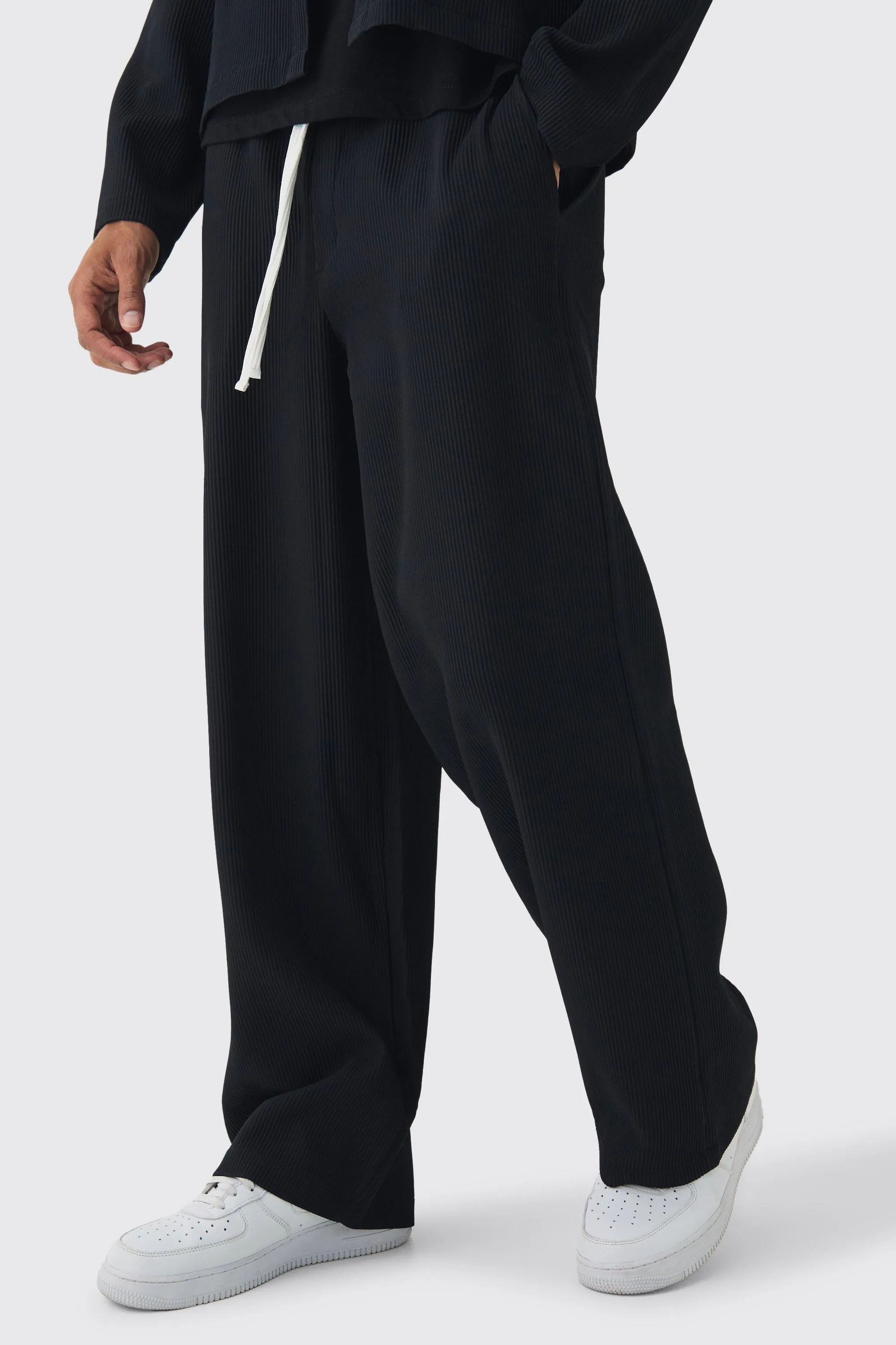 Elastic Waist Baggy Fit Contrast Drawcord Pleated Trouser | boohooMAN UK